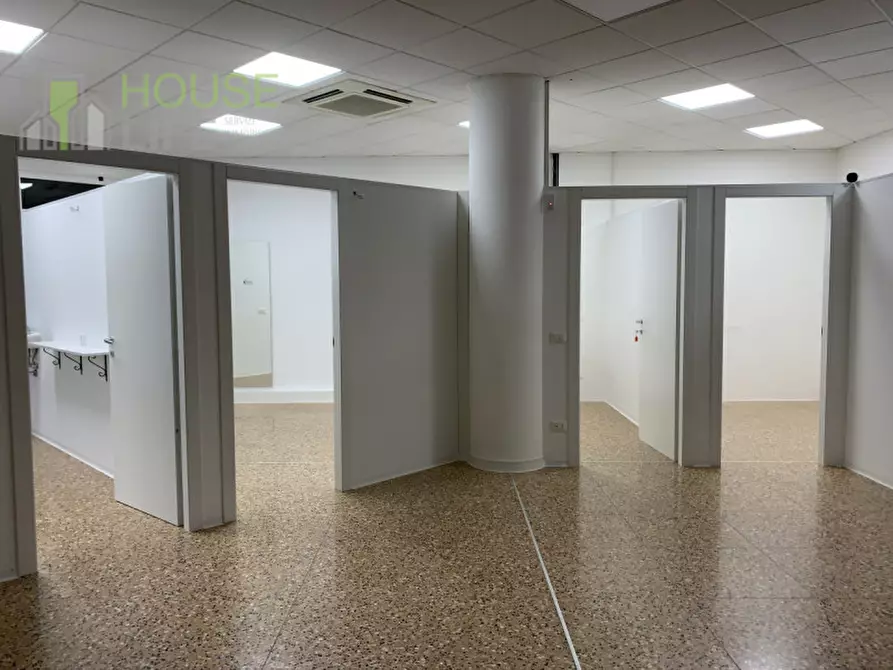 Immagine 1 di Ufficio in affitto  in Viale dell'Industria a Schio