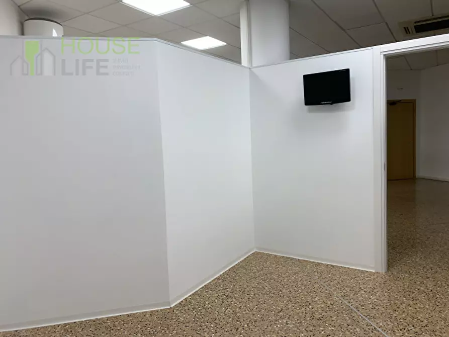 Immagine 2 di Ufficio in affitto  in Viale dell'Industria a Schio
