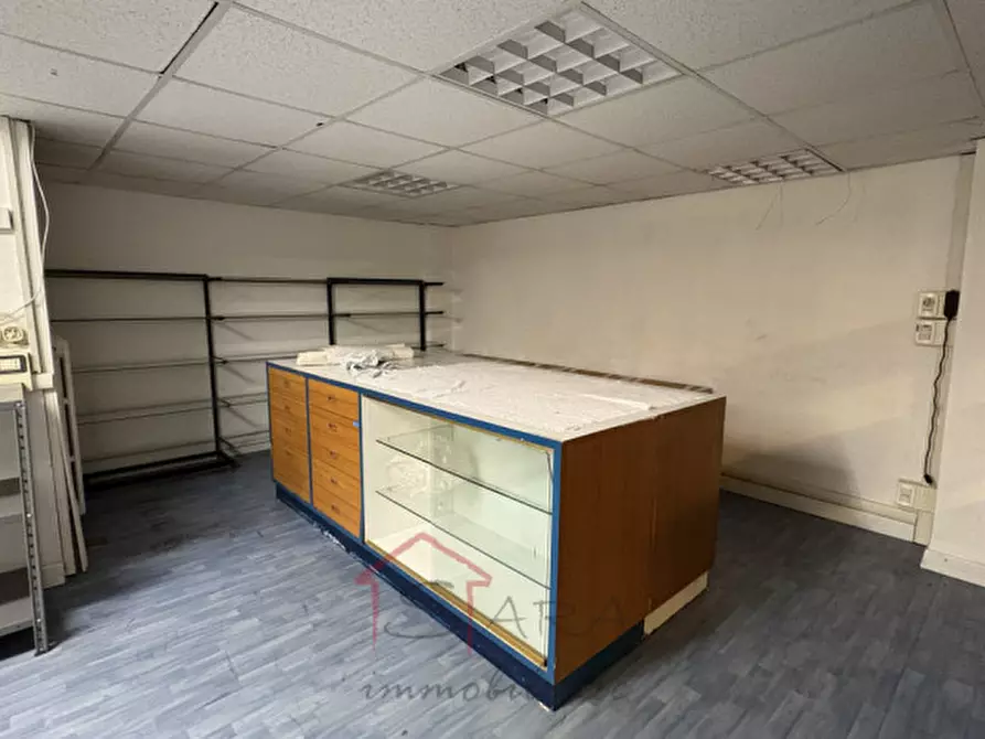 Immagine 6 di Negozio in vendita  in piazza garibaldi 8 a Padova