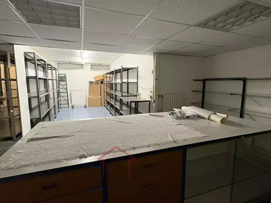 Immagine 7 di Negozio in vendita  in piazza garibaldi 8 a Padova