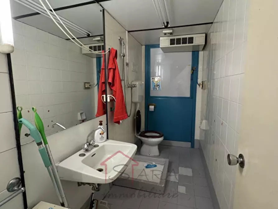 Immagine 9 di Negozio in vendita  in piazza garibaldi 8 a Padova