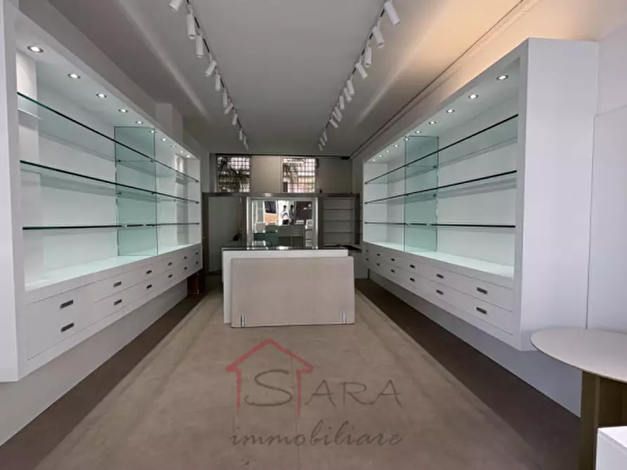 Immagine 11 di Negozio in vendita  in piazza garibaldi 8 a Padova