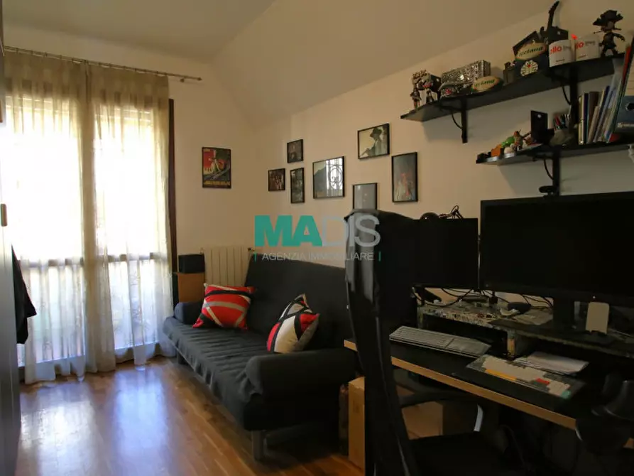 Immagine 2 di Appartamento in vendita  a Prato