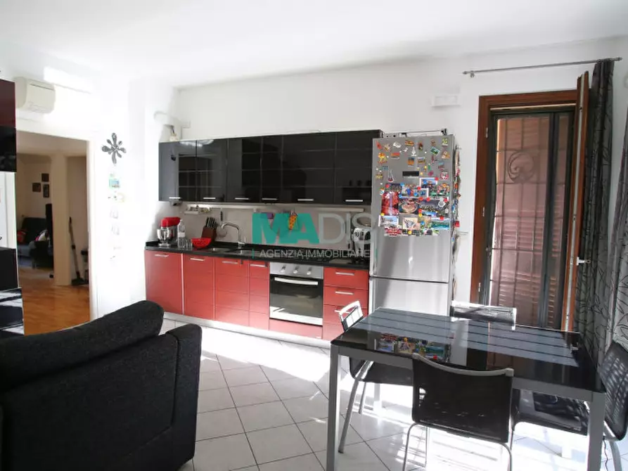 Immagine 5 di Appartamento in vendita  a Prato