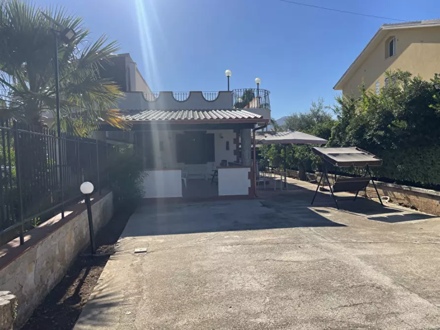 Immagine 1 di Casa bifamiliare in vendita  in Via Carmelo Iannì 33 a Carini