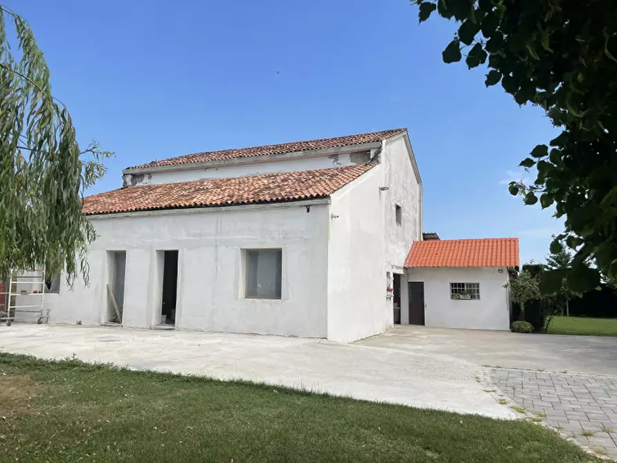 Immagine 2 di Casa indipendente in vendita  in via roma a Correzzola