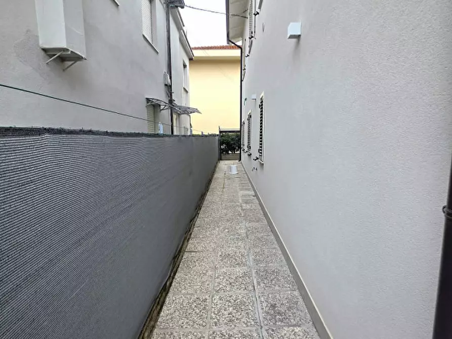 Immagine 19 di Appartamento in vendita  in viale Termoli a Riccione