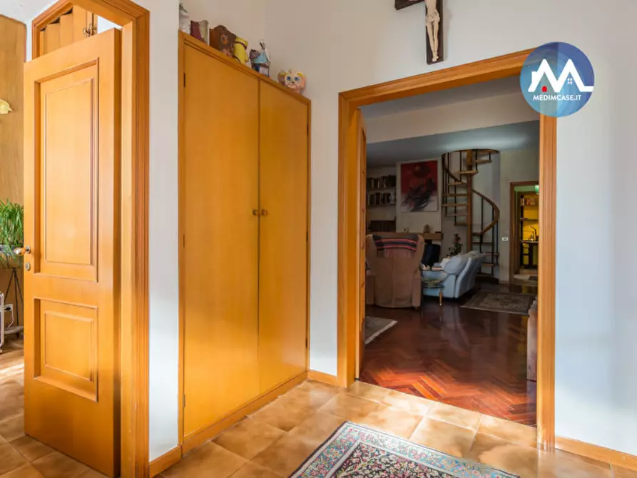 Immagine 3 di Casa bifamiliare in vendita  in Viale Antonio Cecchi a Pesaro