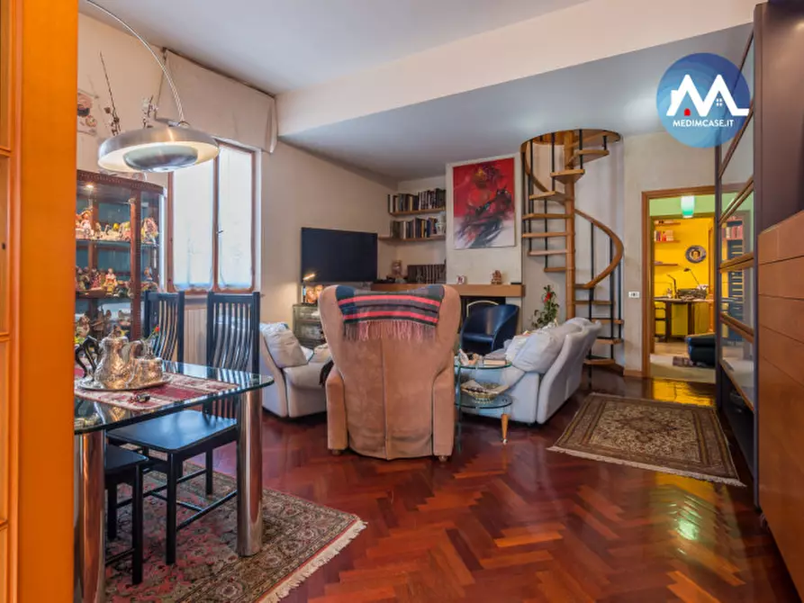 Immagine 7 di Casa bifamiliare in vendita  in Viale Antonio Cecchi a Pesaro