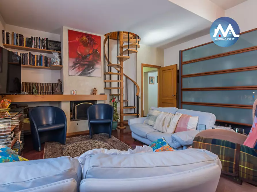 Immagine 9 di Casa bifamiliare in vendita  in Viale Antonio Cecchi a Pesaro