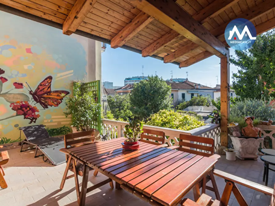 Immagine 26 di Casa bifamiliare in vendita  in Viale Antonio Cecchi a Pesaro