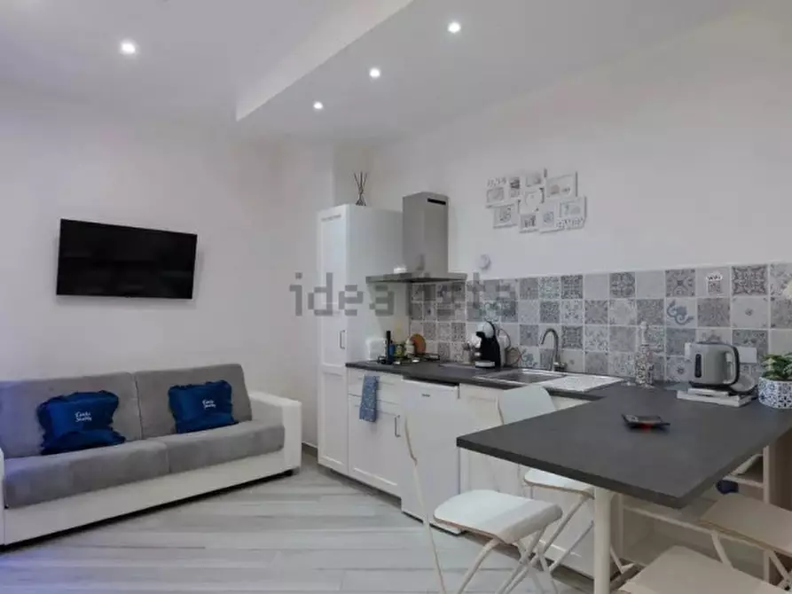 Immagine 1 di Appartamento in affitto  in Via Laura Mancini Oliva 6 a Napoli