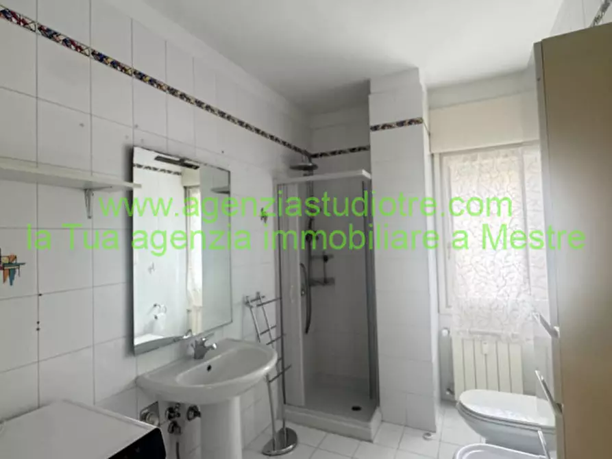 Immagine 18 di Appartamento in vendita  in Via Tito Speri a Venezia