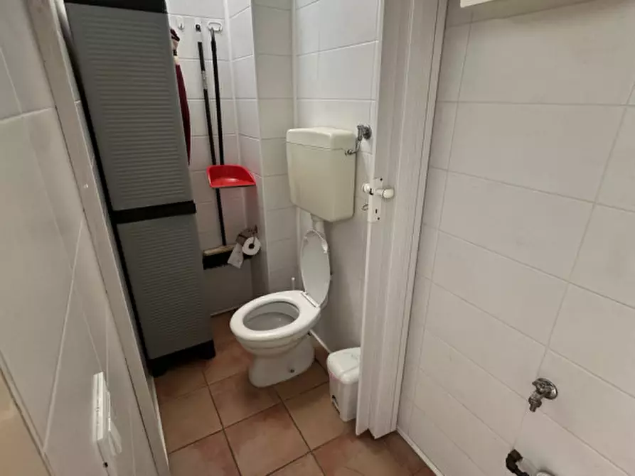 Immagine 18 di Attività commerciale in vendita  in Viale Giosuè Carducci 302 a Cesenatico