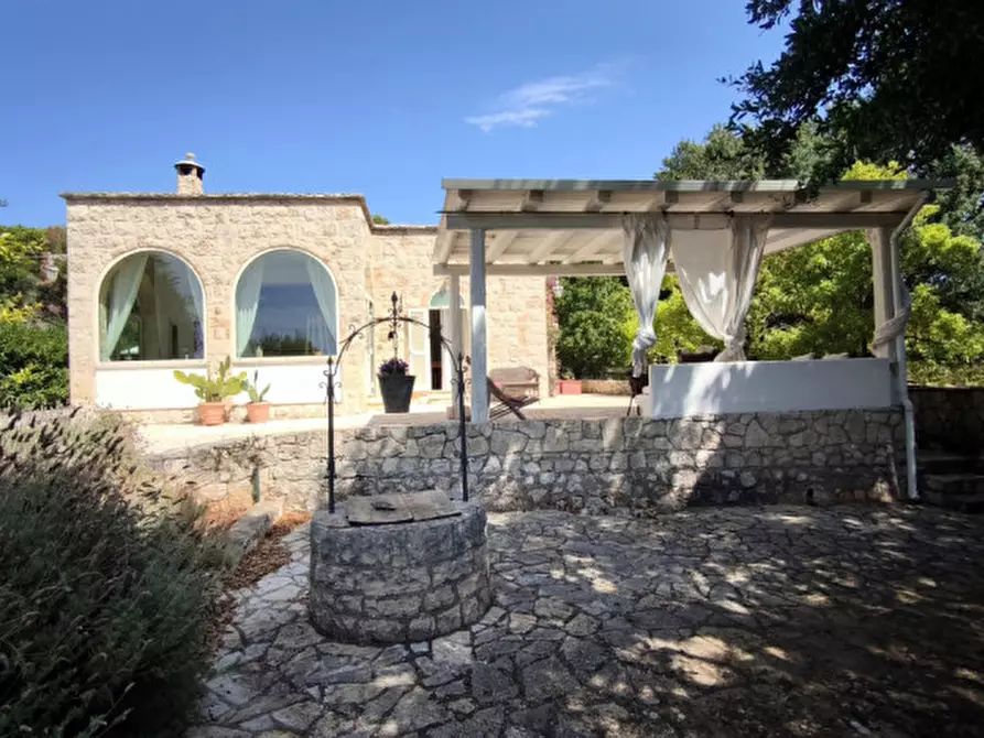 Immagine 1 di Villa in vendita  in VITI a Fasano