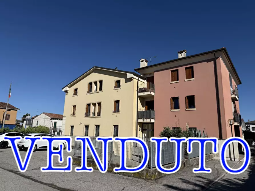 Immagine 1 di Appartamento in vendita  in Piazza Violini Nogarola a Castel D'azzano