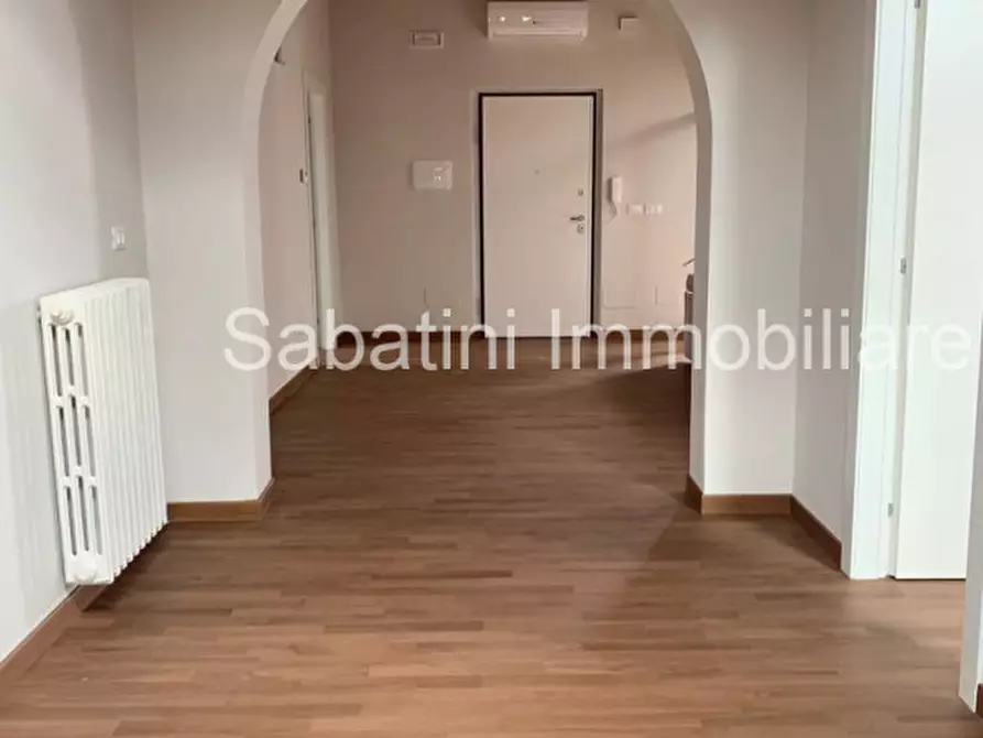 Immagine 5 di Appartamento in vendita  in Via Silvio Pellico, 6 a Pescara