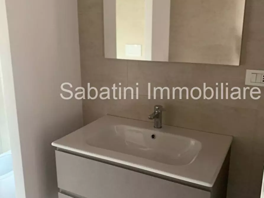 Immagine 15 di Appartamento in vendita  in Via Silvio Pellico, 6 a Pescara