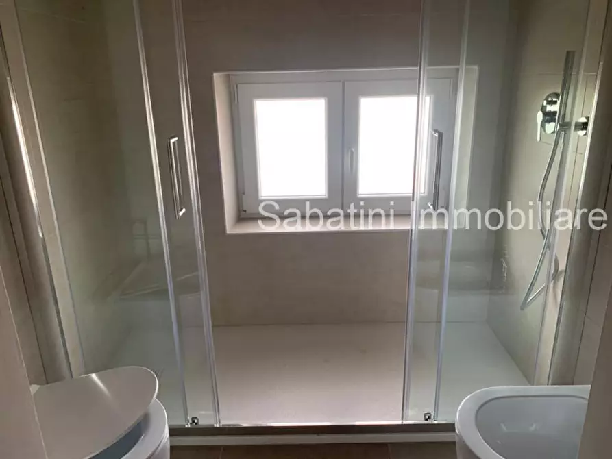 Immagine 17 di Appartamento in vendita  in Via Silvio Pellico, 6 a Pescara