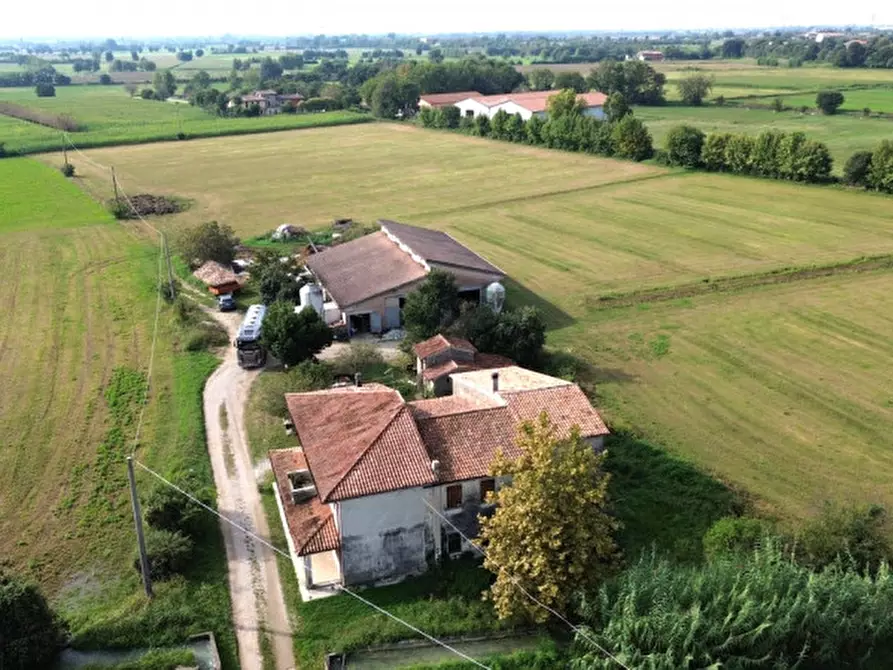 Immagine 2 di Casa indipendente in vendita  a Valeggio Sul Mincio