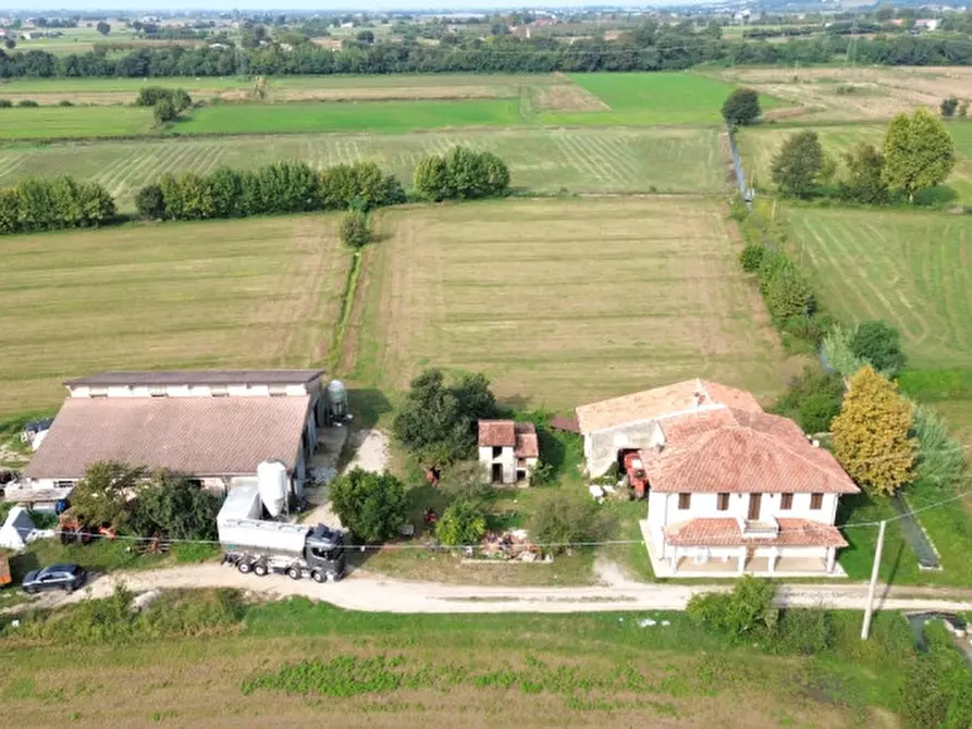 Immagine 3 di Casa indipendente in vendita  a Valeggio Sul Mincio