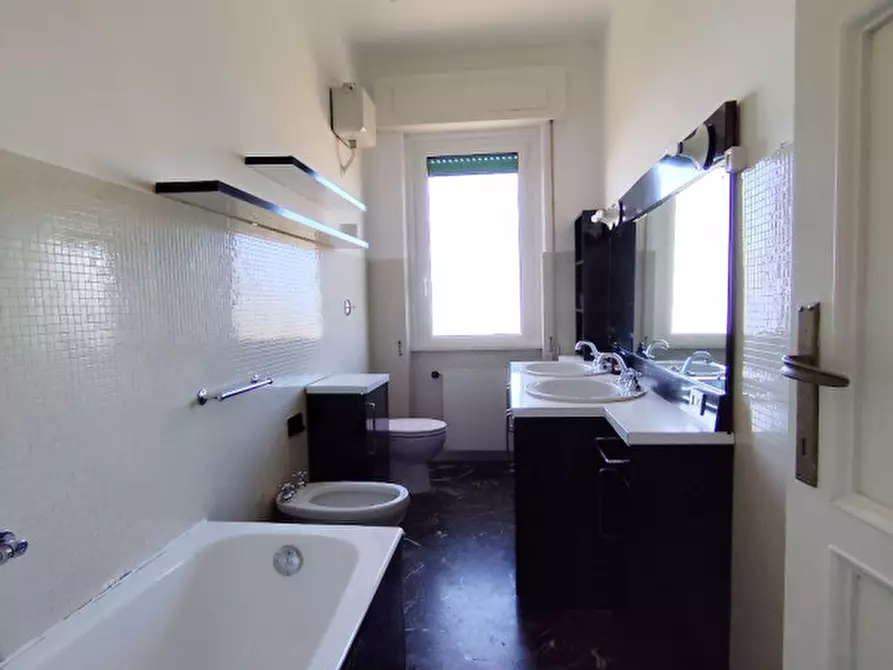 Immagine 13 di Appartamento in affitto  in via bozzo costa a Rapallo