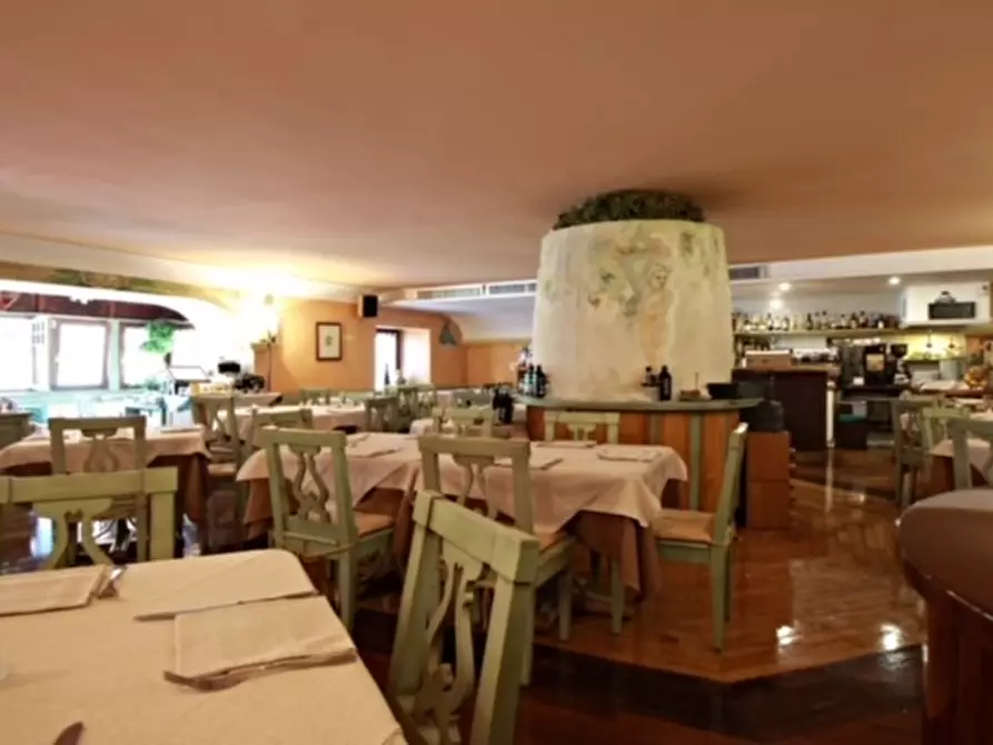 Immagine 1 di Attività commerciale in vendita  in Piaz De Ramon 32 a Moena