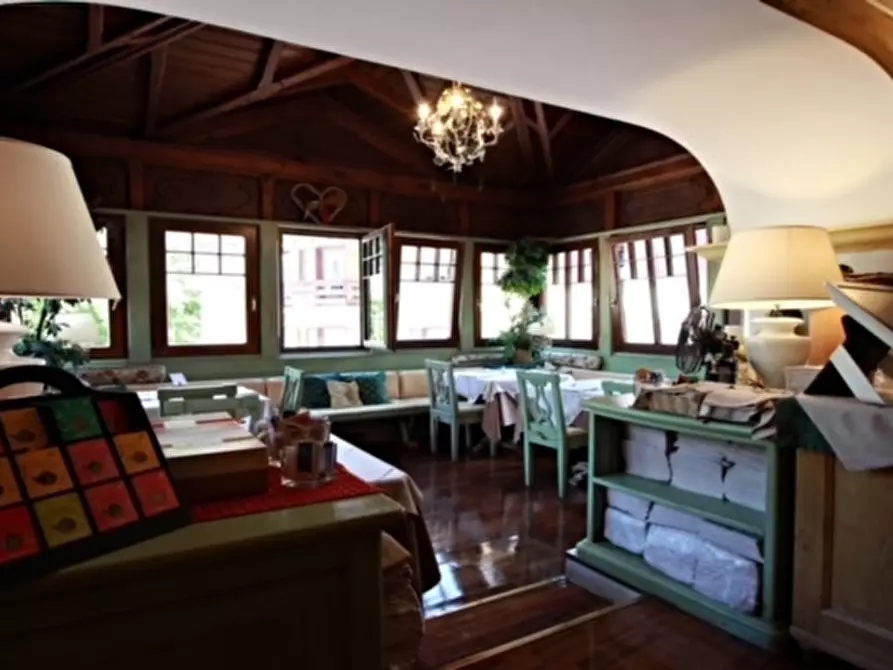 Immagine 3 di Attività commerciale in vendita  in Piaz De Ramon 32 a Moena