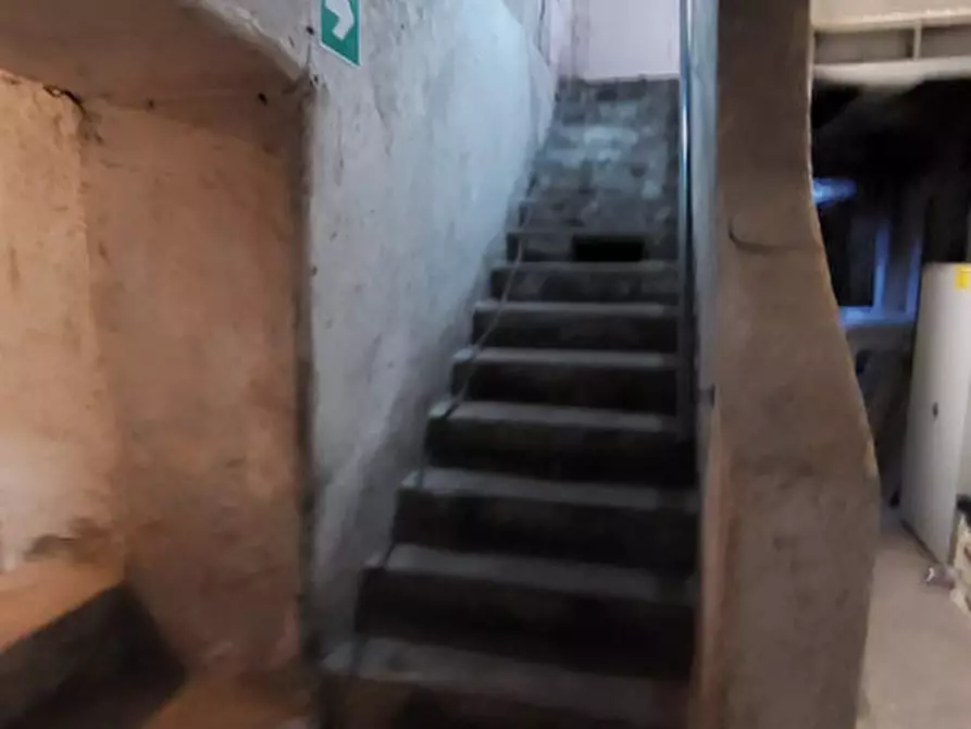 Immagine 6 di Cantina in vendita  in via Pietro Maroncelli 13 a Milano