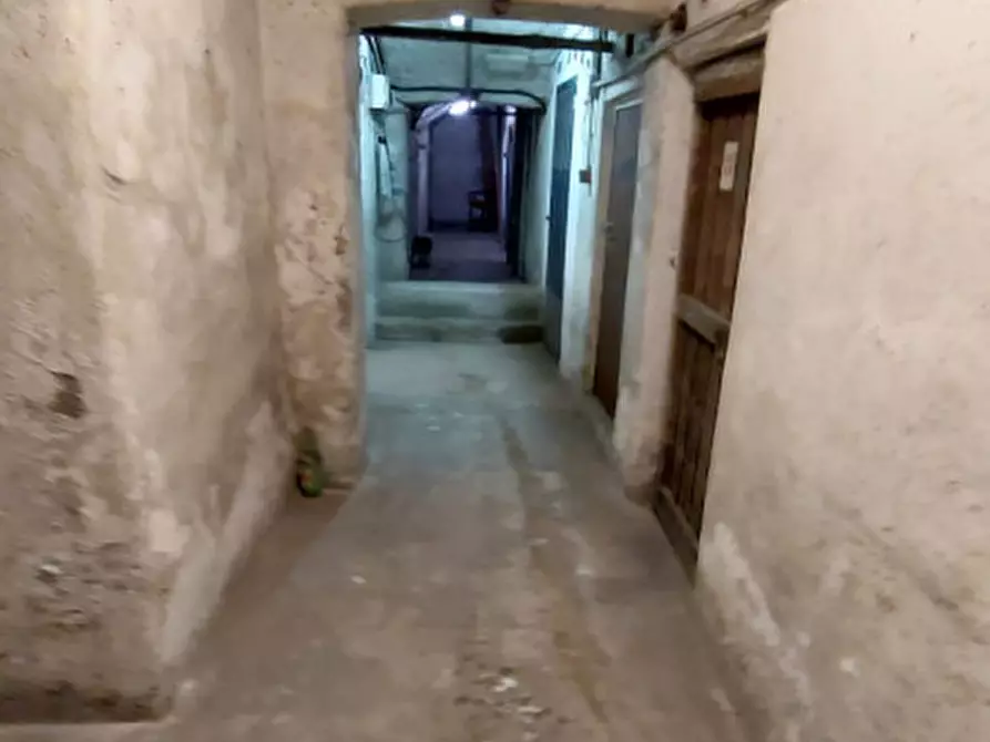 Immagine 7 di Cantina in vendita  in via Pietro Maroncelli 13 a Milano