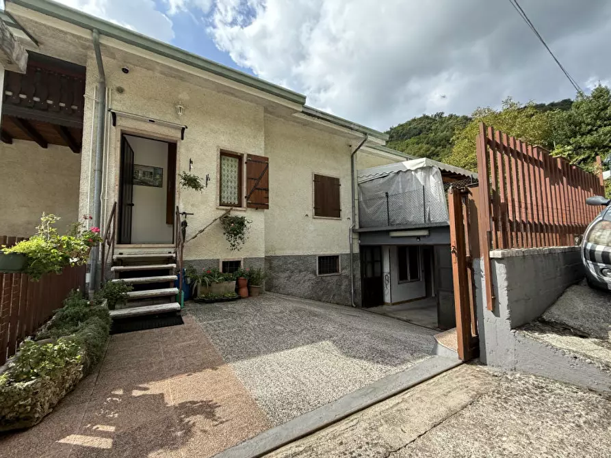 Immagine 1 di Casa bifamiliare in vendita  a Badia Calavena