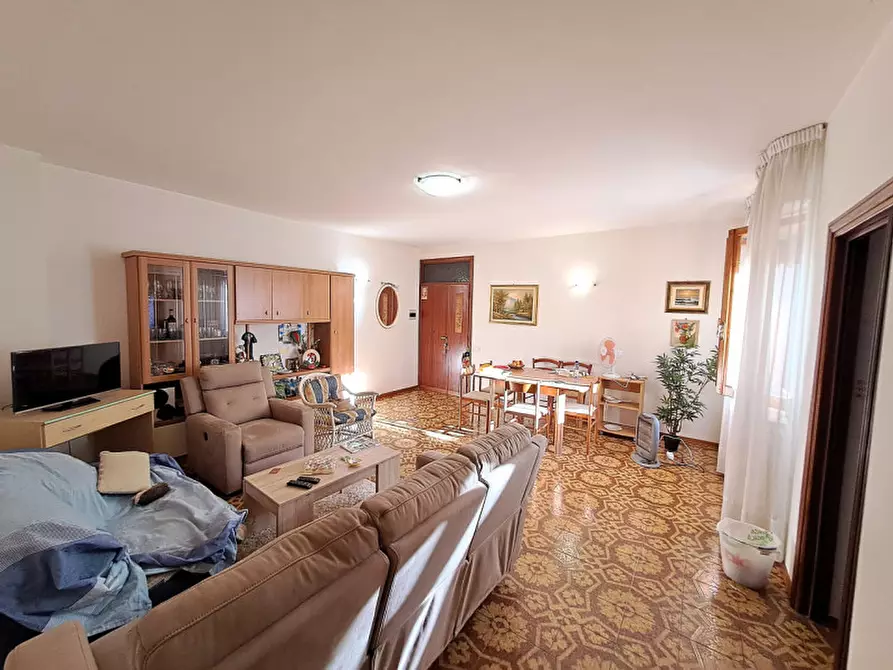 Immagine 2 di Appartamento in vendita  a Tuoro Sul Trasimeno