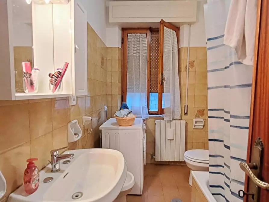 Immagine 10 di Appartamento in vendita  a Tuoro Sul Trasimeno