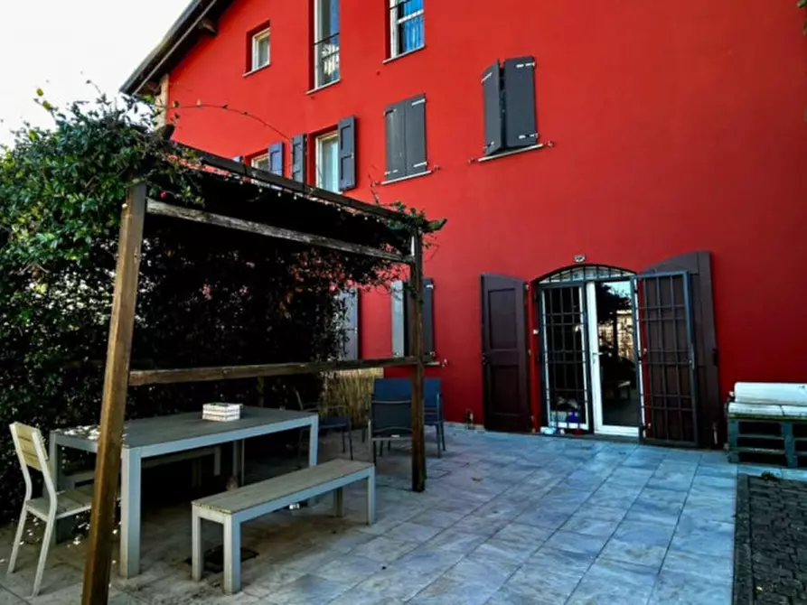 Immagine 2 di Casa quadrifamiliare in vendita  in Via Canale Naviglio a Bastiglia