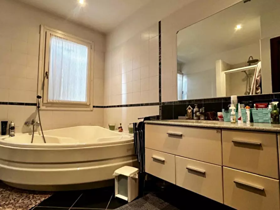 Immagine 21 di Casa quadrifamiliare in vendita  in Via Canale Naviglio a Bastiglia