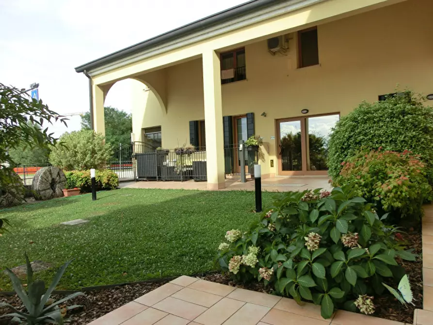 Immagine 1 di Appartamento in vendita  a Salzano