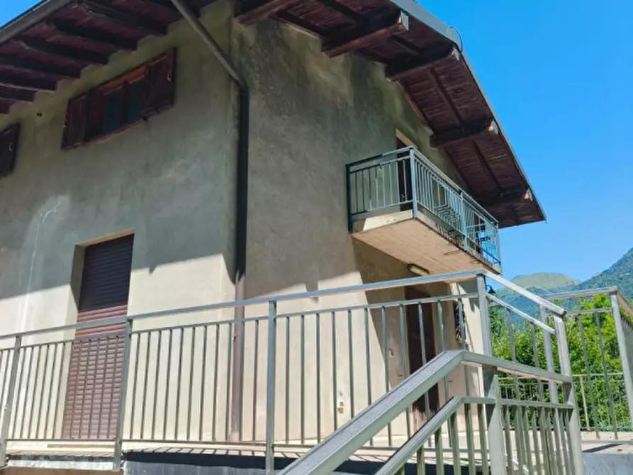 Immagine 1 di Appartamento in vendita  in Via Santa Caterina a Introbio