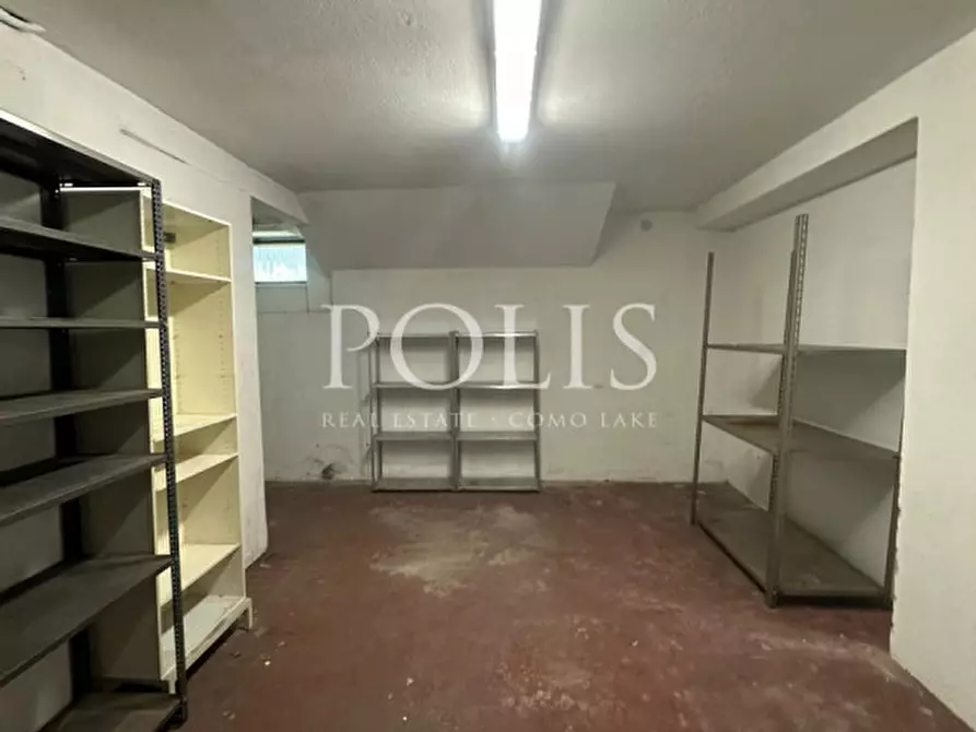 Immagine 5 di Garage in affitto  a Como