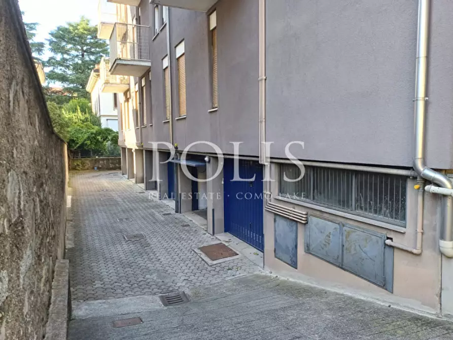 Immagine 7 di Garage in affitto  a Como