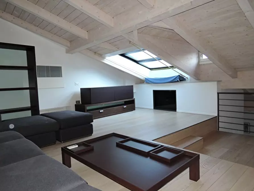 Immagine 9 di Appartamento in affitto  a Trento