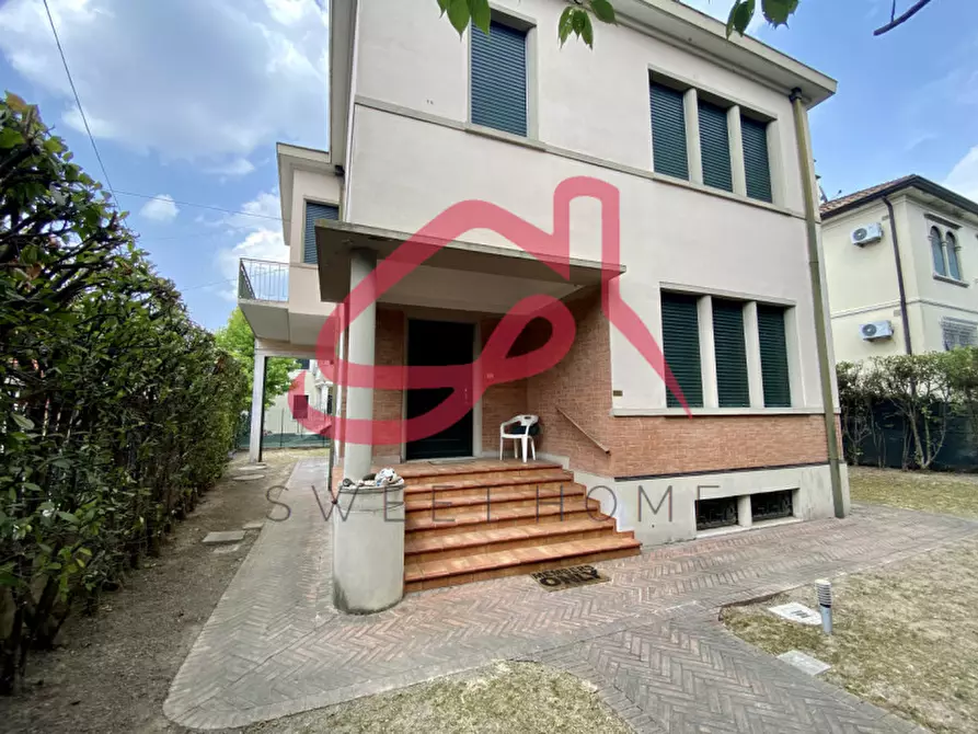 Immagine 1 di Villa in vendita  in via turazza a Padova