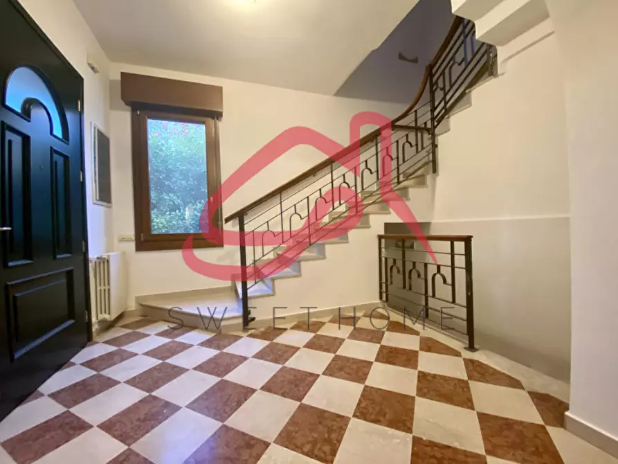 Immagine 2 di Villa in vendita  in via turazza a Padova