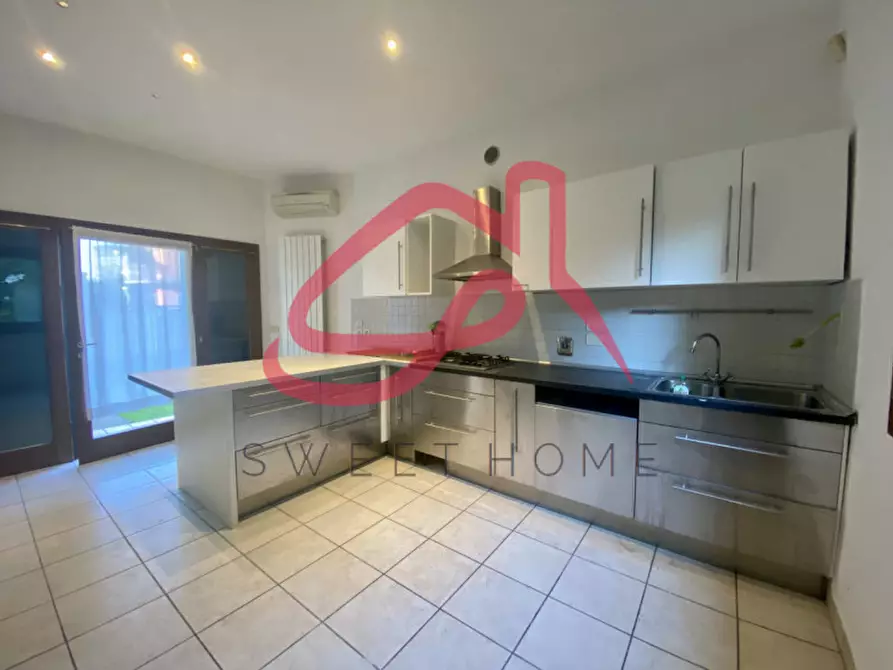 Immagine 3 di Villa in vendita  in via turazza a Padova