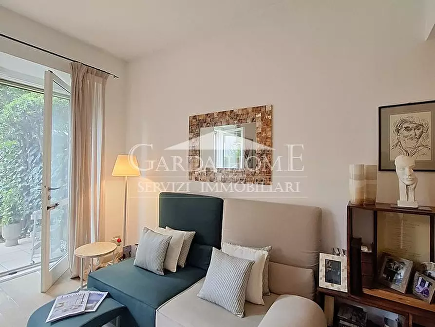 Immagine 2 di Appartamento in vendita  in Via Giovanni Rambotti a Desenzano Del Garda