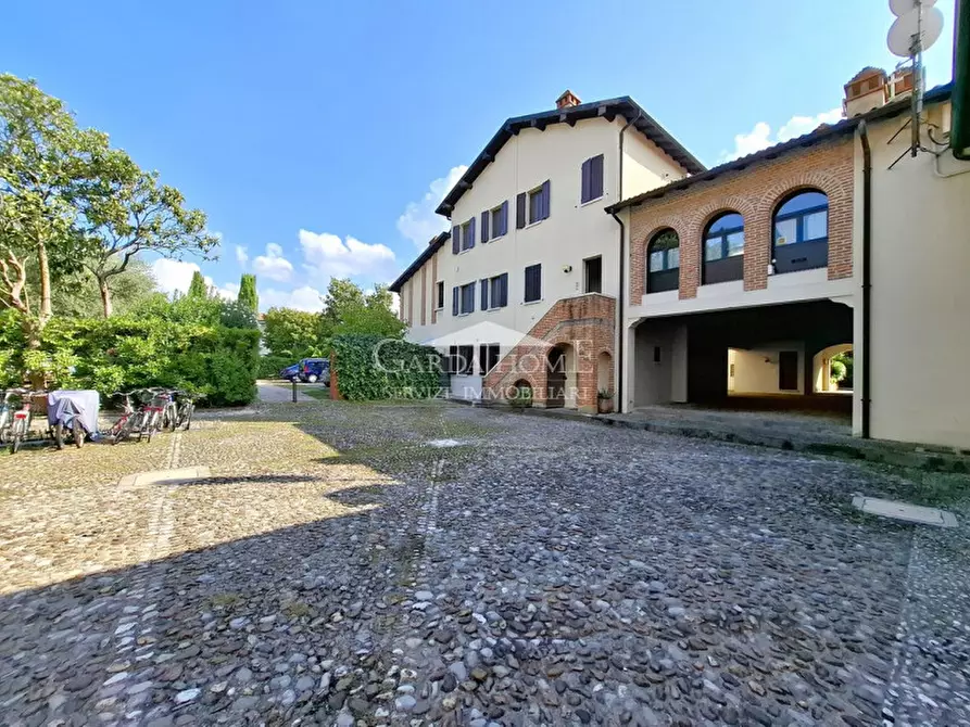 Immagine 3 di Appartamento in vendita  in Via Giovanni Rambotti a Desenzano Del Garda