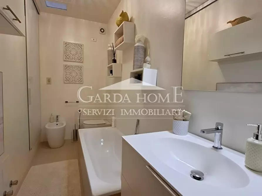 Immagine 18 di Appartamento in vendita  in Via Giovanni Rambotti a Desenzano Del Garda