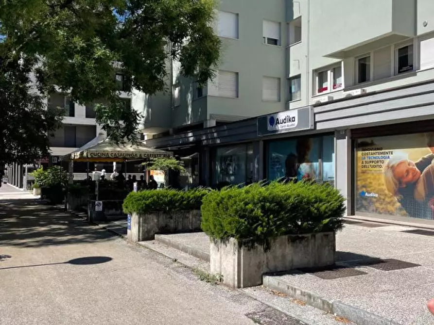Immagine 1 di Attività commerciale in vendita  in Corso buonarroti a Trento