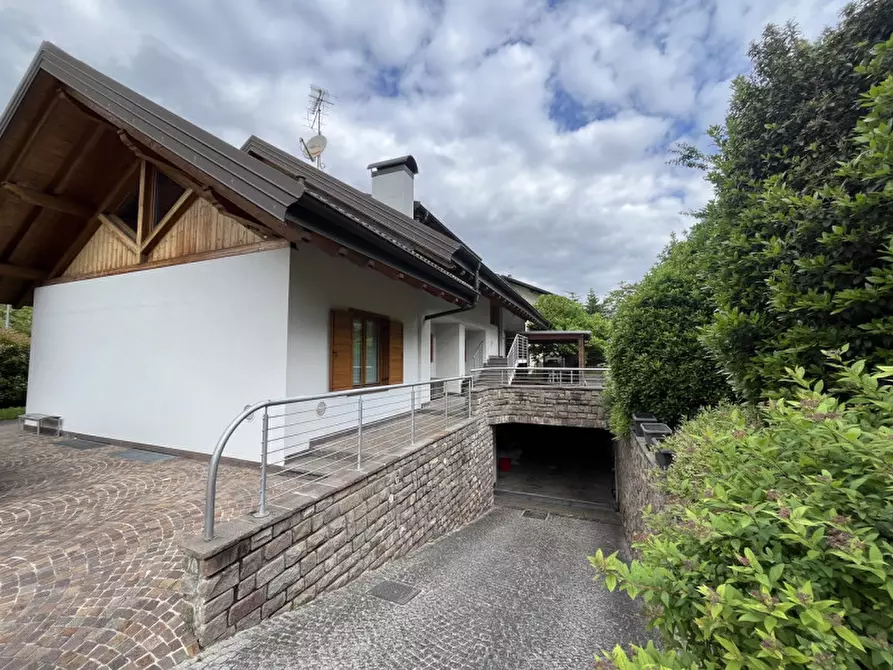 Immagine 1 di Villa in vendita  in Via Vittorio de Riccabona a Trento