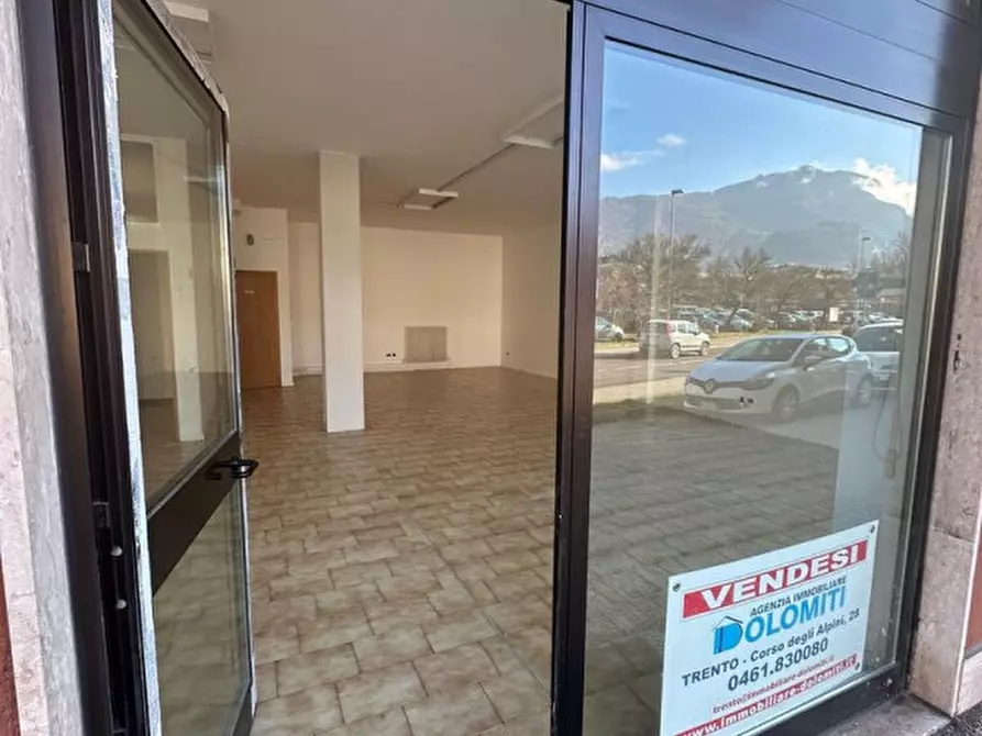 Immagine 3 di Negozio in vendita  a Trento