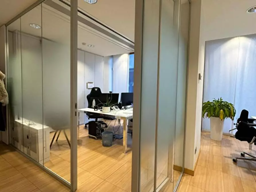 Immagine 1 di Ufficio in vendita  in via olivetti a Trento